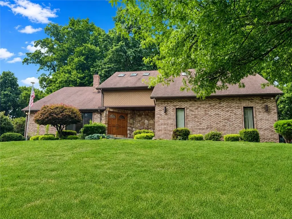 135 Regency Dr, Uniontown, PA 15401 - #1