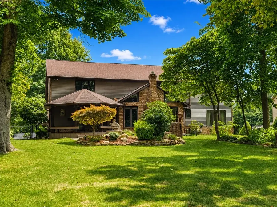 135 Regency Dr, Uniontown, PA 15401 - #2