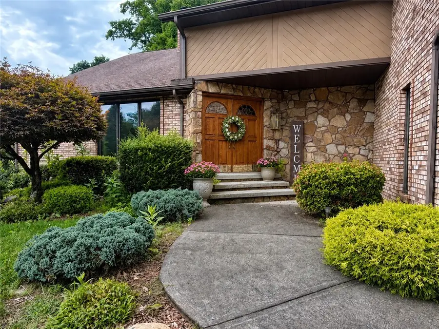 135 Regency Dr, Uniontown, PA 15401 - #3