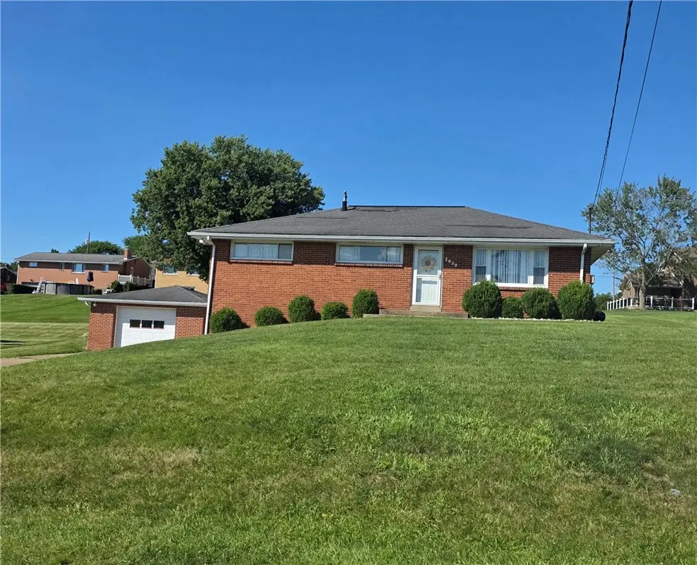 2638 Beverly Dr, Washington, PA 15301 - #1