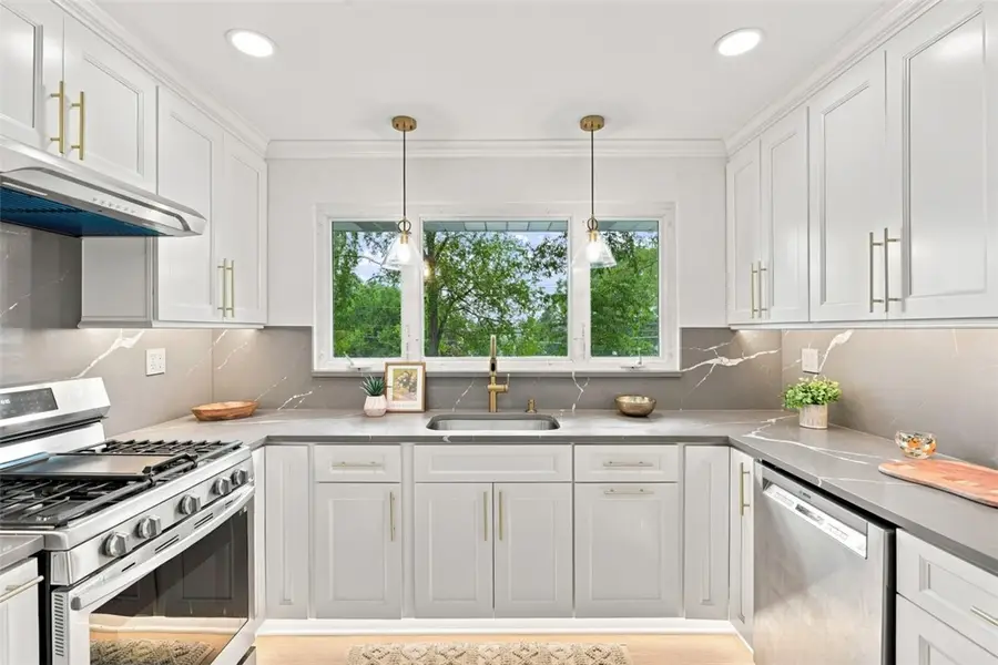 150 Meadowbrook Drive, Bethel Park, PA 15102 - #2