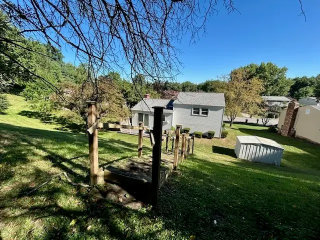 121 Glengarry Dr, Coraopolis, PA 15108 - #2