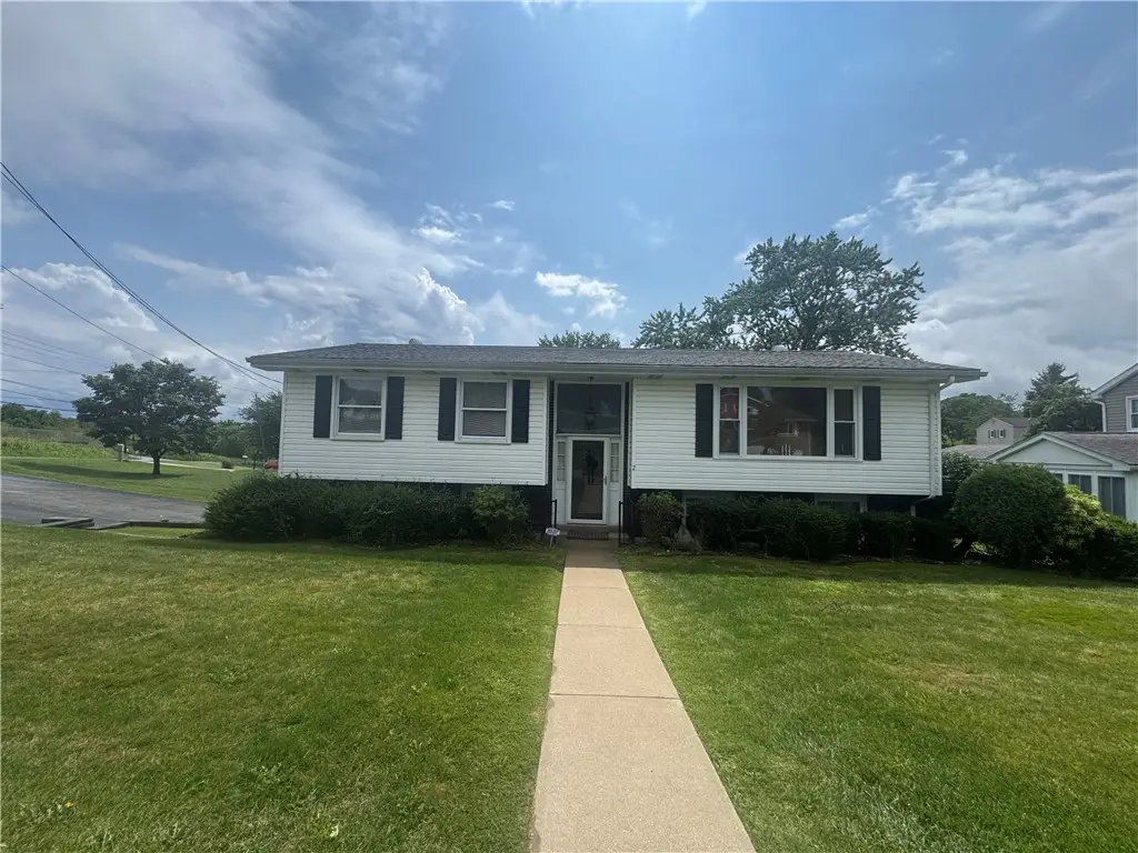2 Meadow Dr, Greensburg, PA 15601 - #1
