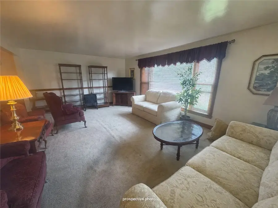 2 Meadow Dr, Greensburg, PA 15601 - #3