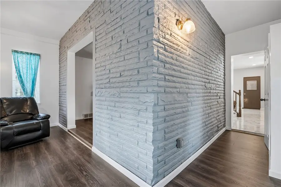131 S 7th St, Duquesne, PA 15110 - #3