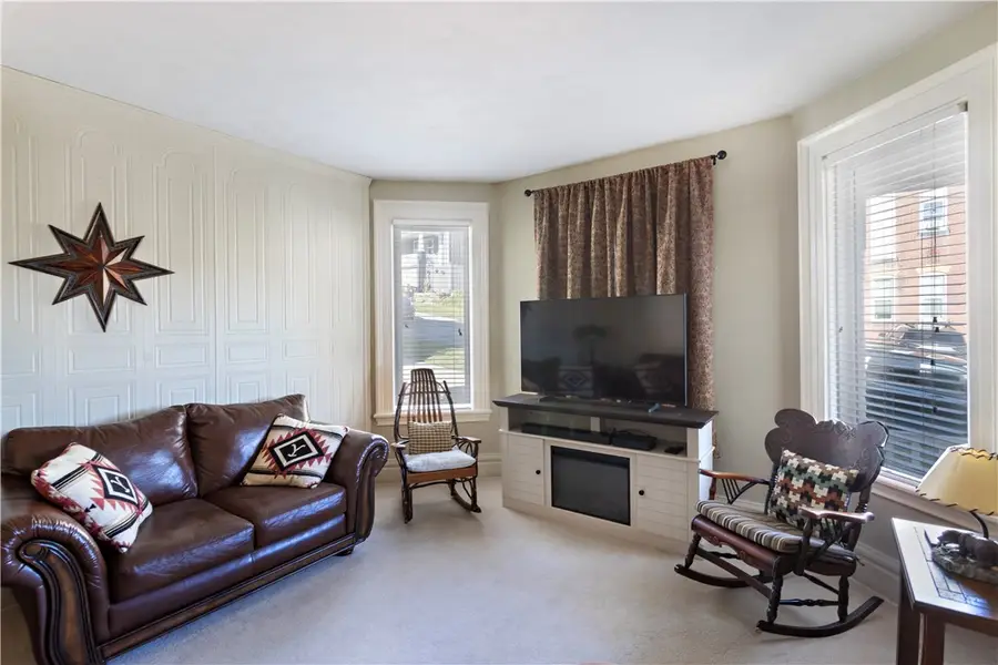 23 Broadway Avenue, Manor, PA 15665 - #2