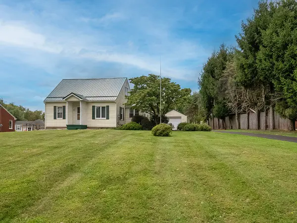 182 Oak Manor Drive, Natrona Heights, PA 15065
