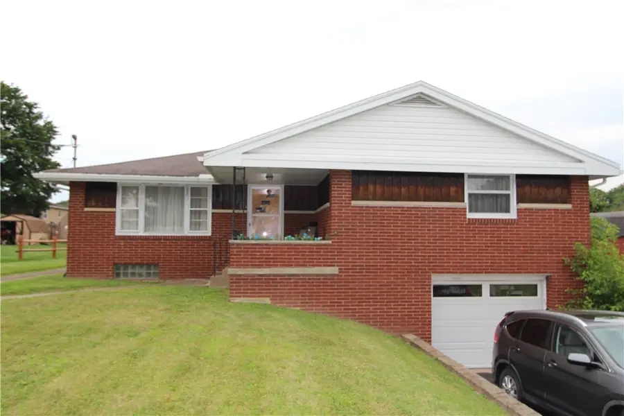 541 Thomas Richard Ln, Greensburg, PA 15601 - #2