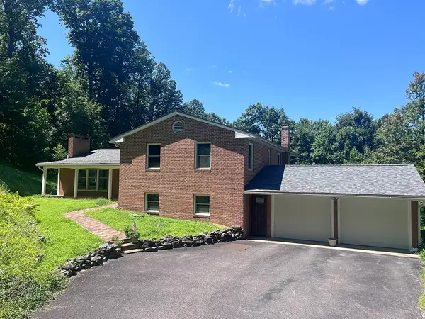 56 Gary Lane, Indiana, PA 15701