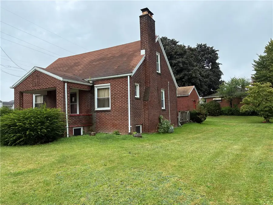 504 Indiana Ave, Farrell, PA 16121 - #2