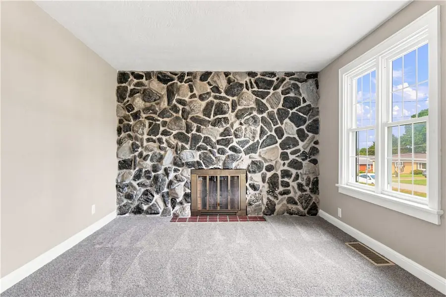 147 Wayne St, Lower Burrell, PA 15068 - #3
