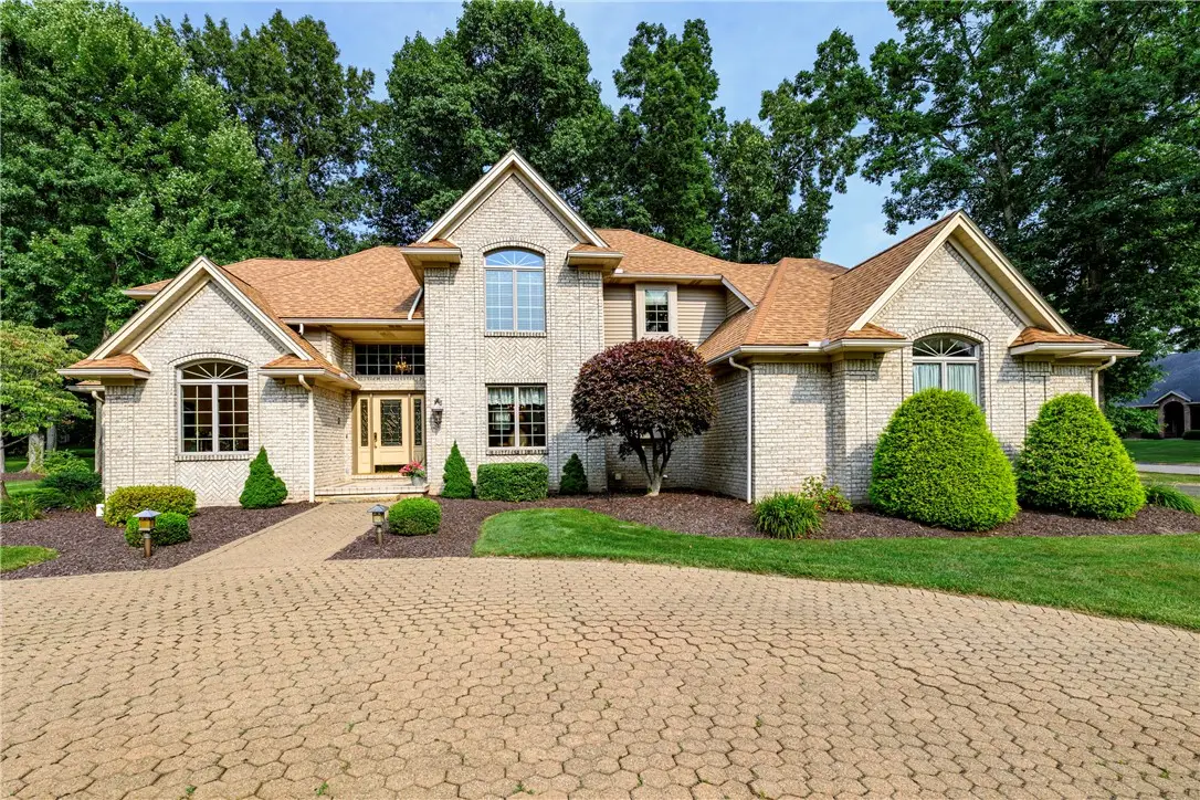 204 Stirling Dr, Butler, PA 16001 - #1