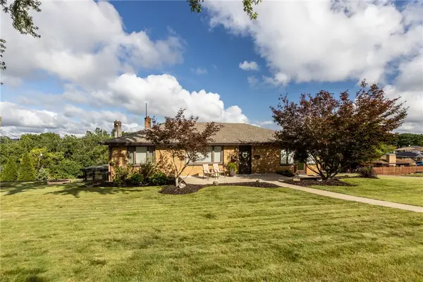 28 Lorraine Dr, Carnegie, PA 15106
