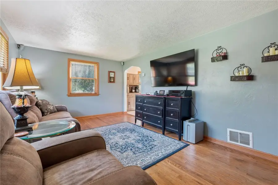 227 W Sandle Ave, Pittsburgh, PA 15237 - #2