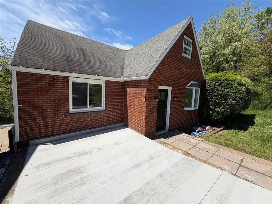 3079 Mount Troy Rd, Pittsburgh, PA 15212 - #2