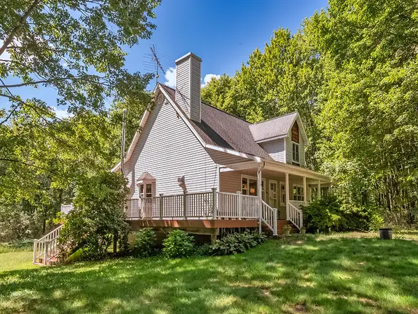 391 Glade Mills Rd, Valencia, PA 16059