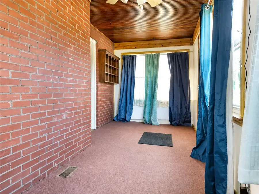 14 Woodrow St, Lyndora, PA 16045 - #3
