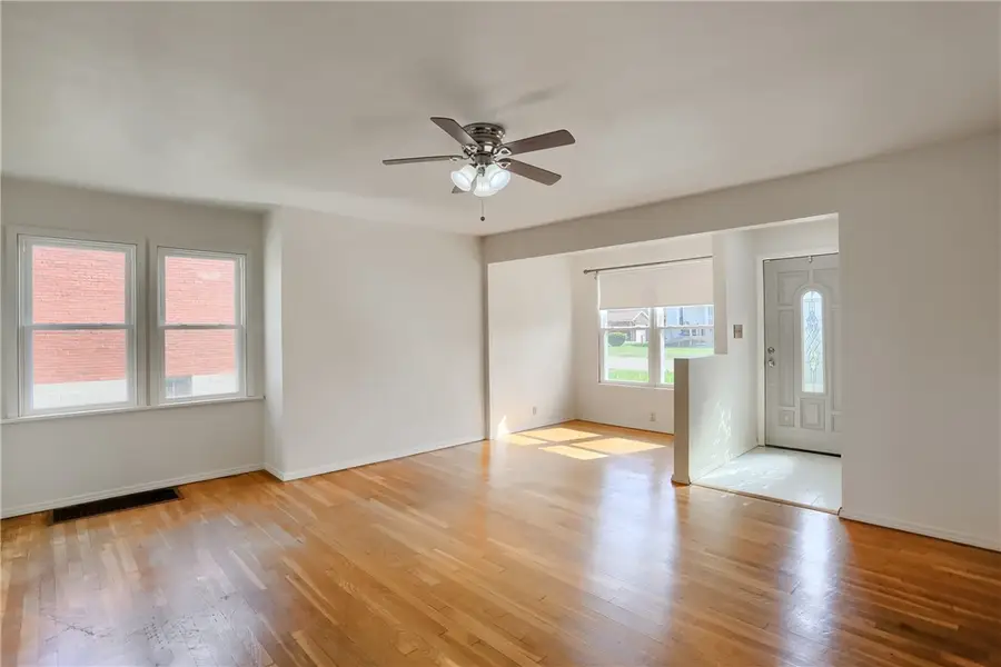50 Agnes St, Coraopolis, PA 15108 - #3