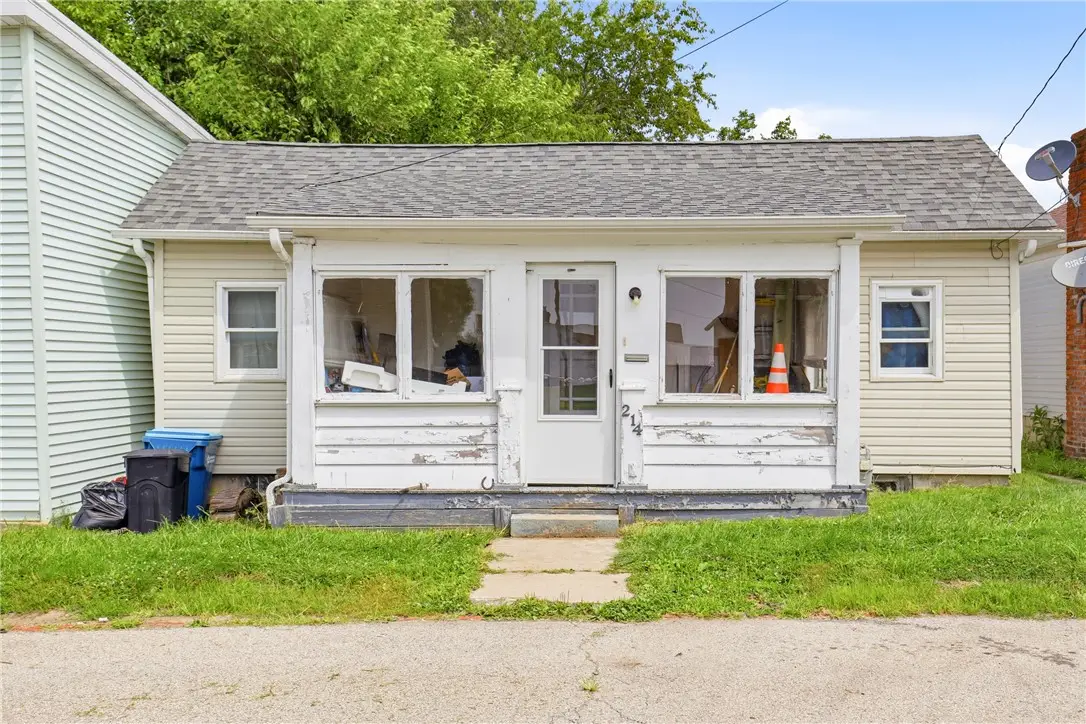 214 W Vine St, Mount Pleasant, PA 15666 - #1