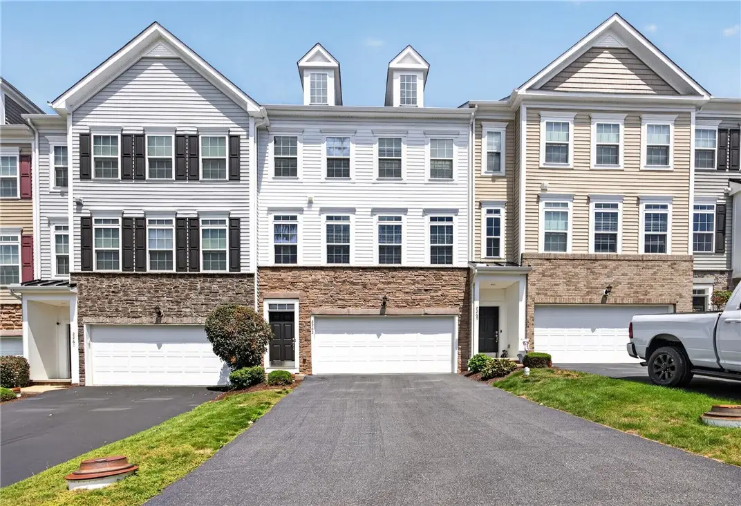 2263 Flint Dr, Washington, PA 15301 - #1