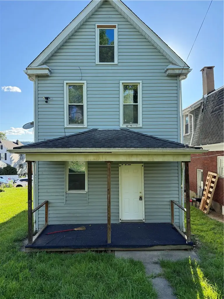 1218 Woodmont Ave, New Kensington, PA 15068 - #1