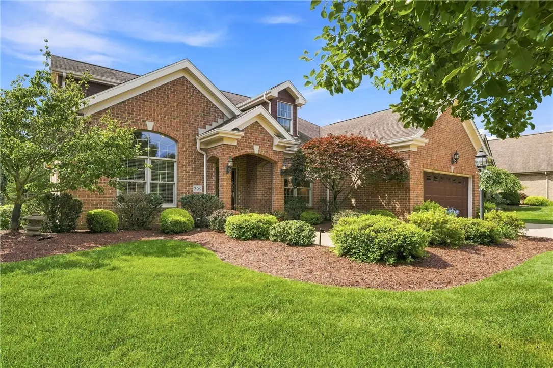 209 Fuji Dr, Canonsburg, PA 15317 - #1