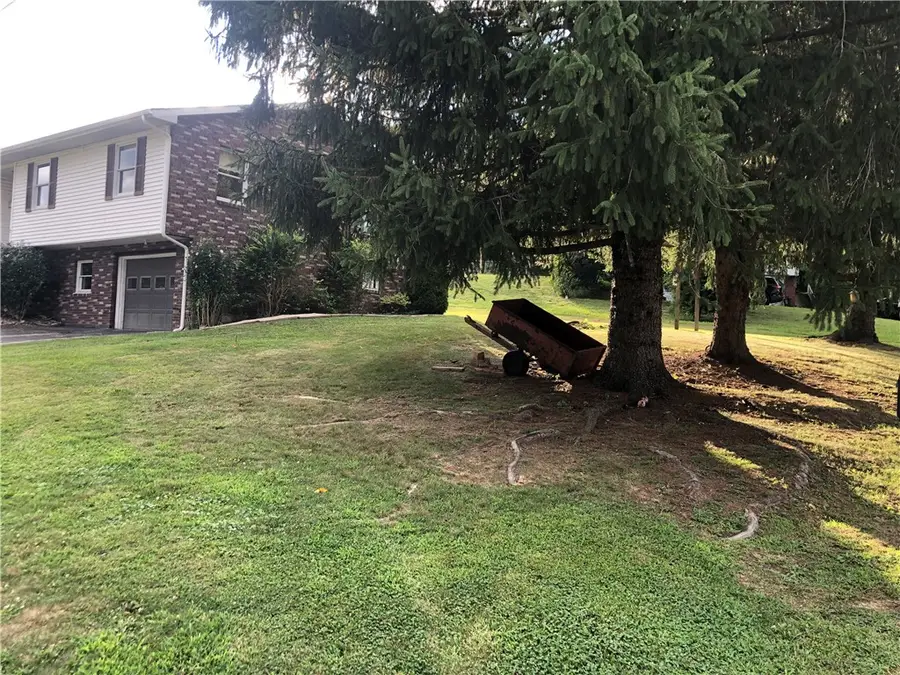 2 Hayden Ln, Smithfield, PA 15478 - #3