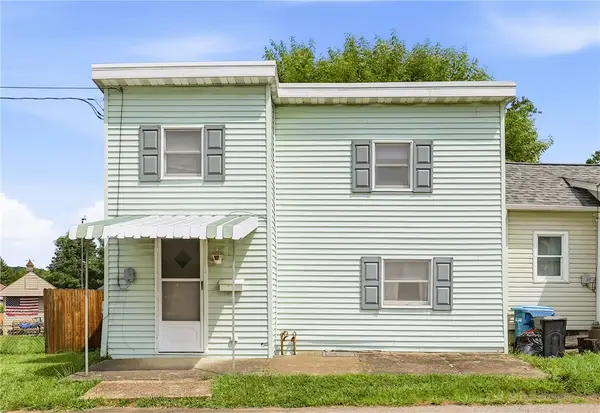 216 W Vine St, Mount Pleasant, PA 15666