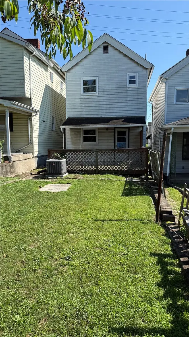 615 9th St, Glassport, PA 15045 - #2