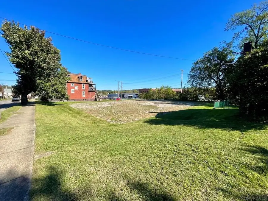409 S 8th Street, Connellsville, PA 15425 - #2