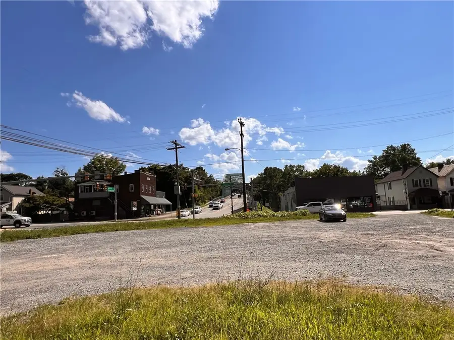 1208 Lincoln St, Vandergrift, PA 15690 - #3