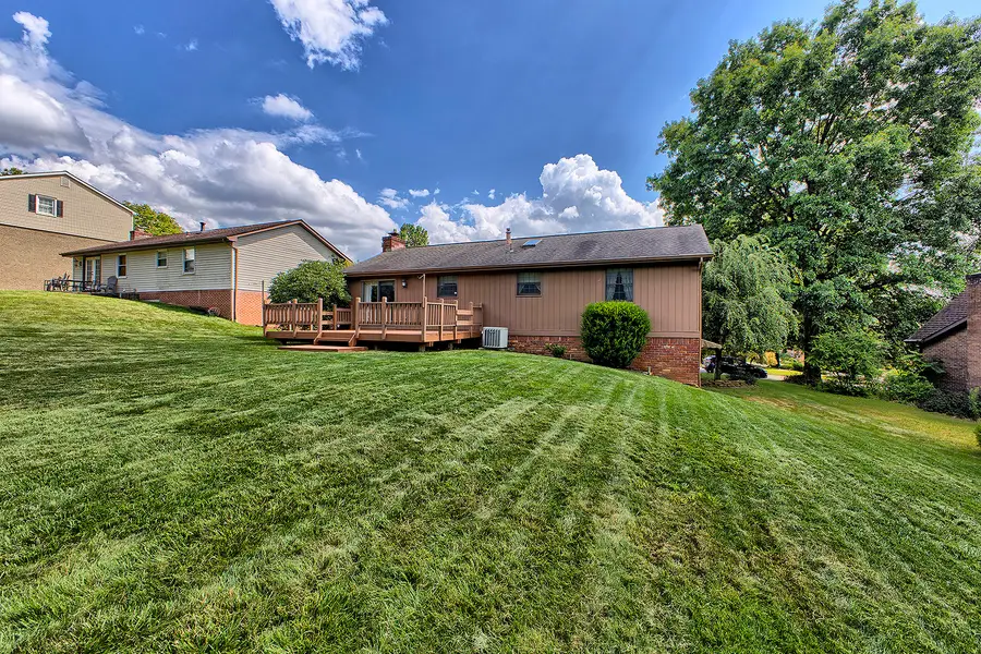 89 Beechwood Drive, Greensburg, PA 15601 - #3