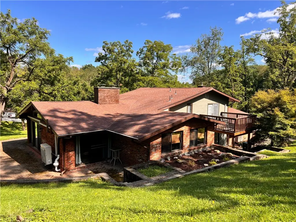 306 Black Walnut Dr, Greensburg, PA 15601 - #1
