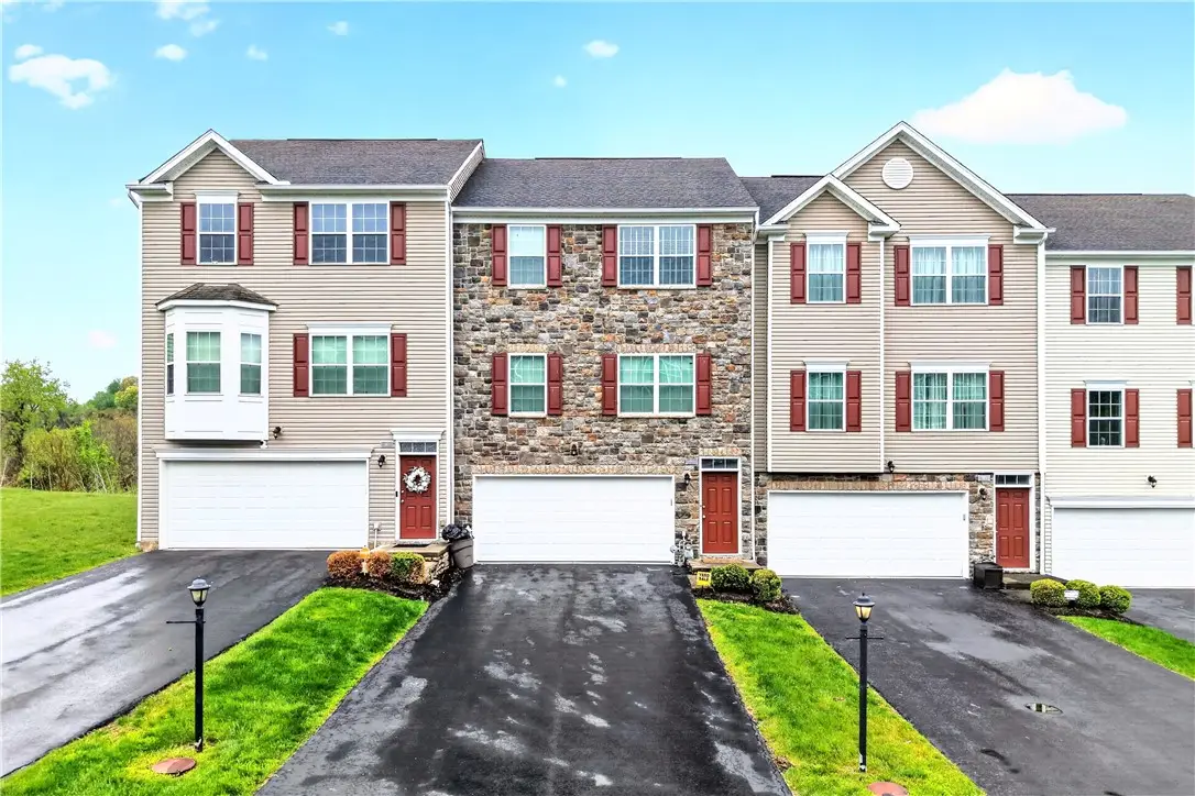 683 Freedom Dr, Carnegie, PA 15106 - #1