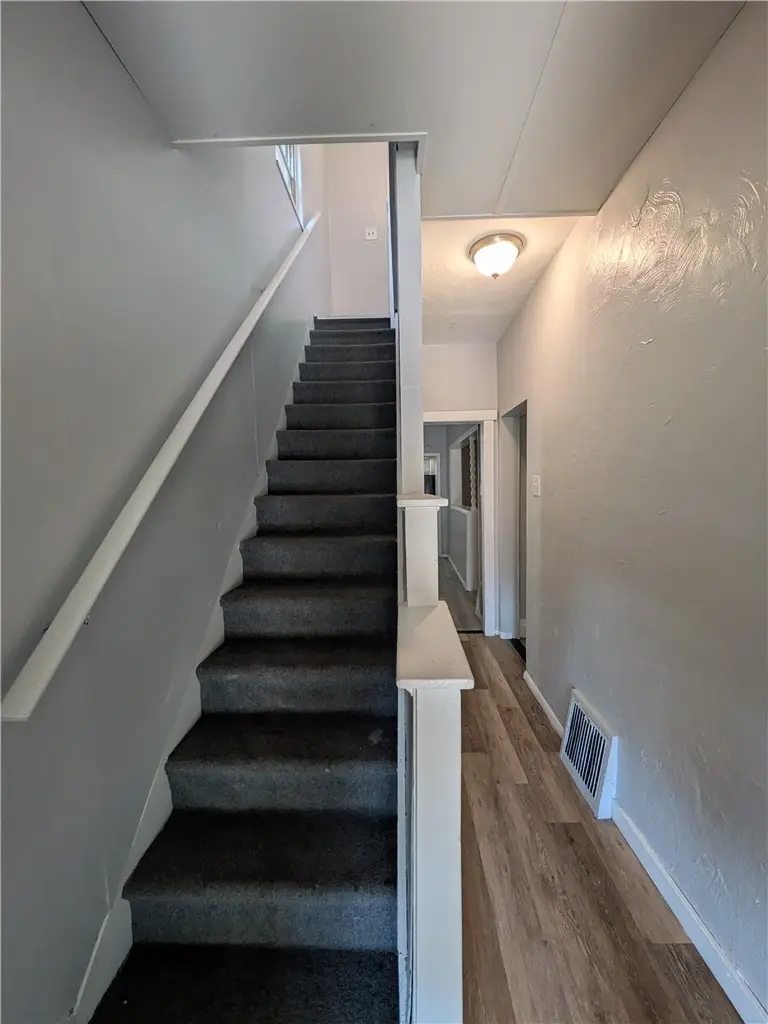 104 Fulton Pl, Pittsburgh, PA 15210 - #3