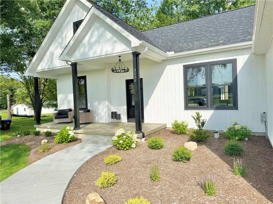 3154 Spiker Ln, New Castle, PA 16105 - #3