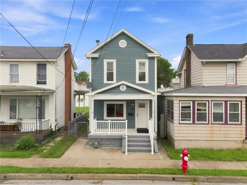 218 Loyalhanna Ave, Latrobe, PA 15650 - #1