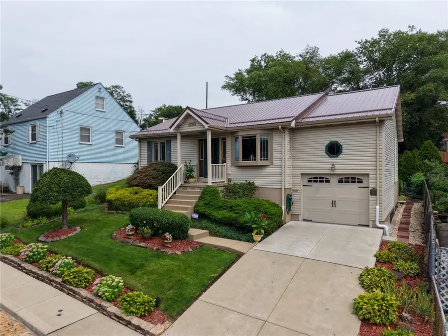 1239 Holmes Street, McKees Rocks, PA 15136 - #3