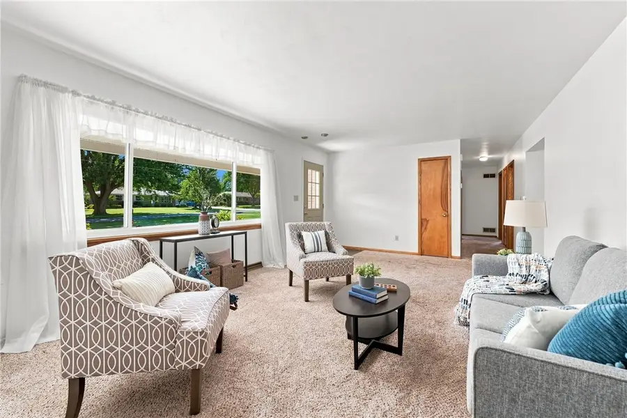 186 Donald Rd, Hermitage, PA 16148 - #2