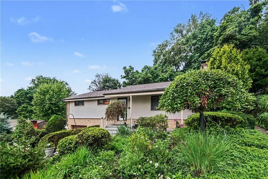 405 Peters Drive, Glenshaw, PA 15116 - #2