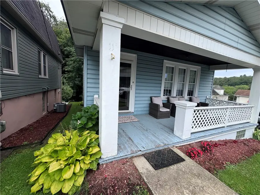 11 Elm St, Burgettstown, PA 15021 - #2