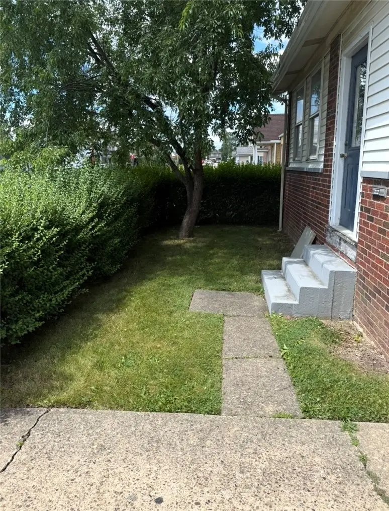 2112 Mcminn St, Aliquippa, PA 15001 - #2
