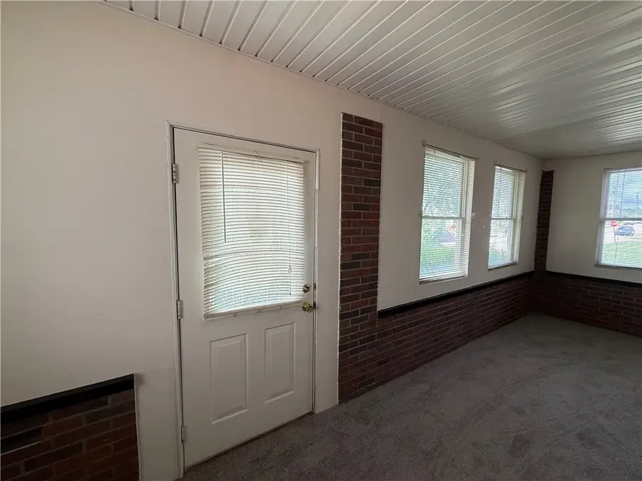 2112 Mcminn St, Aliquippa, PA 15001 - #3
