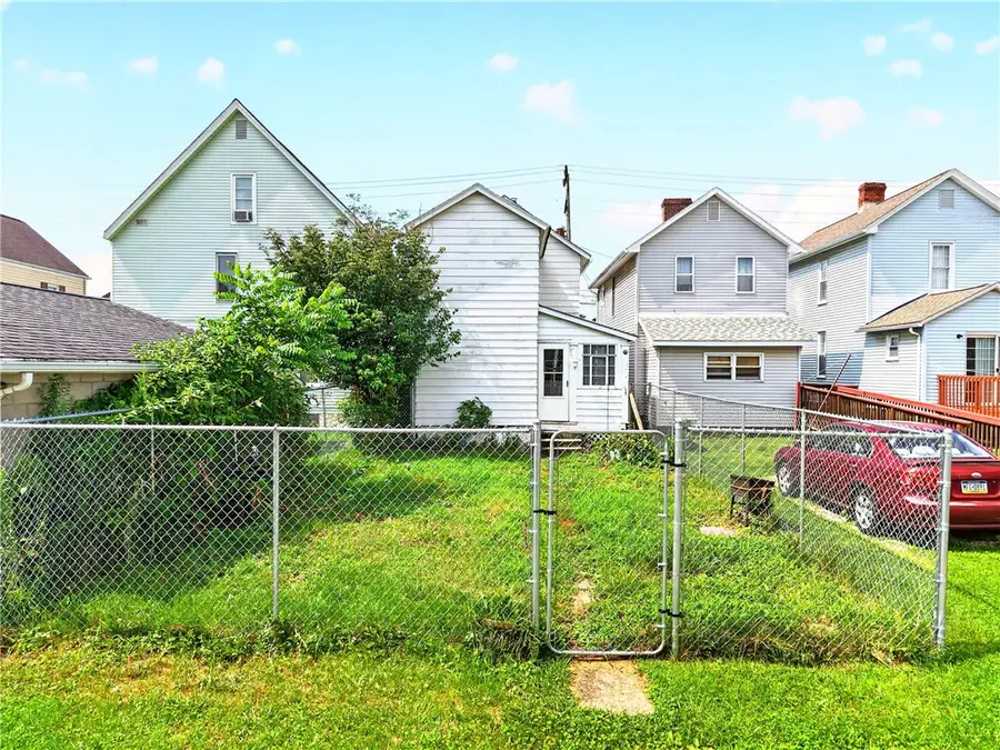 113 E Grant St, Latrobe, PA 15650 - #2