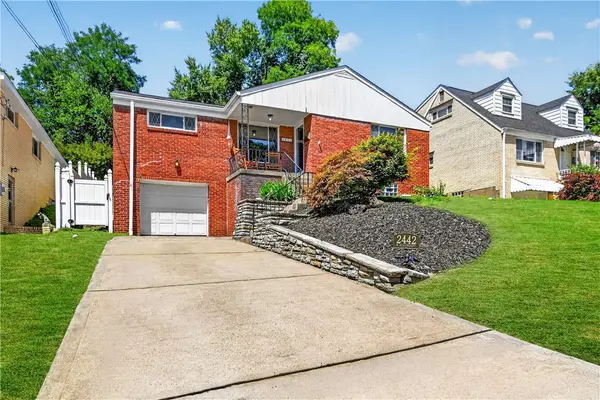 2442 N Meadowcroft Ave, Pittsburgh, PA 15216