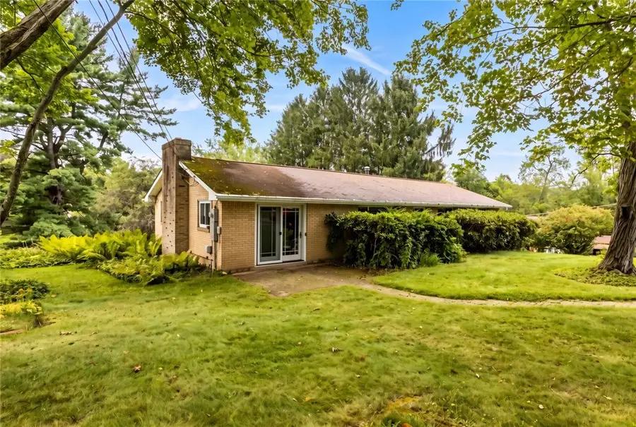 106 Oak Hill Dr, Valencia, PA 16059 - #2