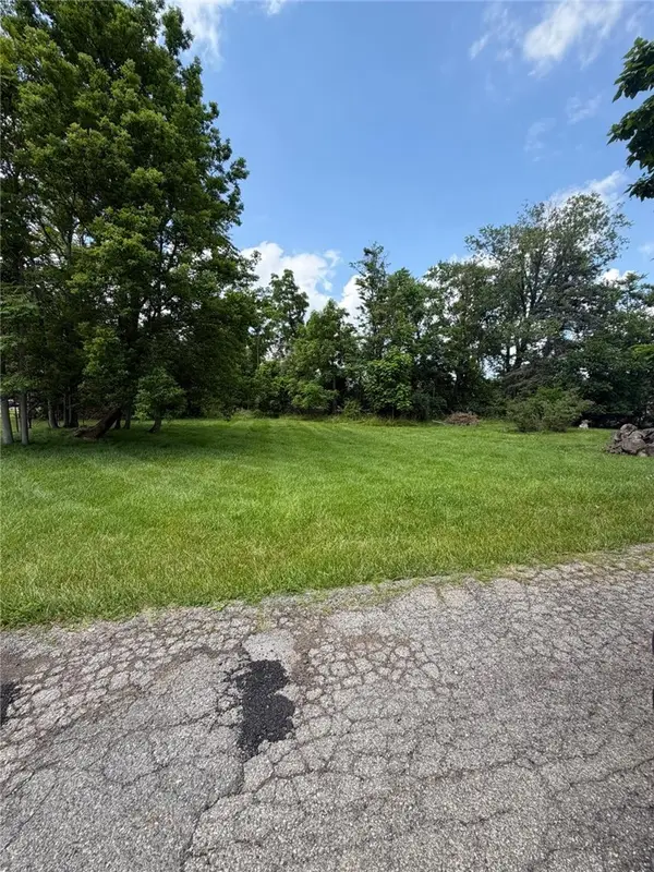 1210 Francis Pl, New Castle, PA 16101