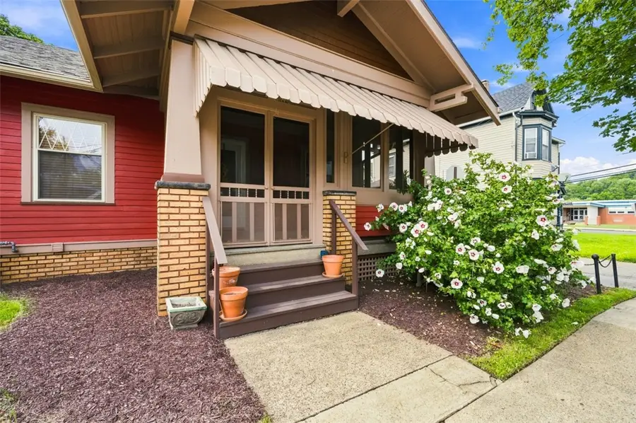 1005 11th St, New Brighton, PA 15066 - #2