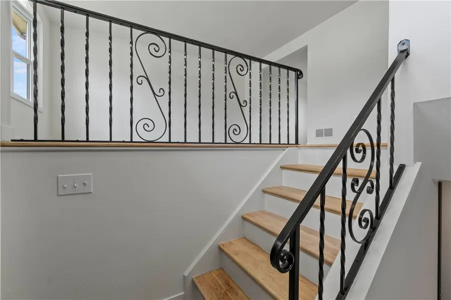 533 Elmview Dr, Elizabeth, PA 15037 - #2