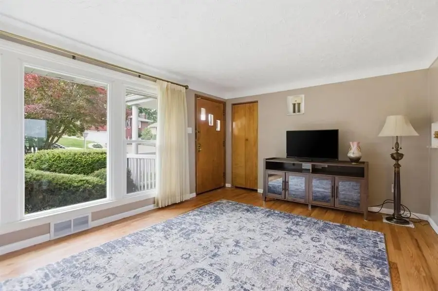 1540 Oneida Dr, Jefferson Hills, PA 15025 - #3
